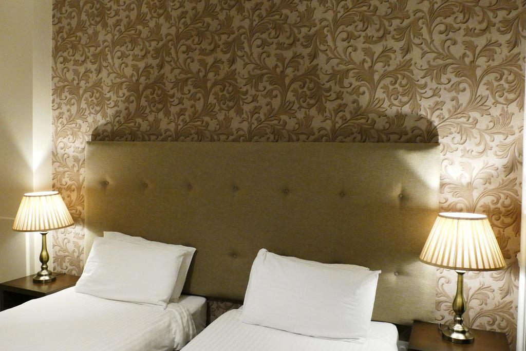 Nesbitt Arms Boutique Hotel Ardara Esterno foto