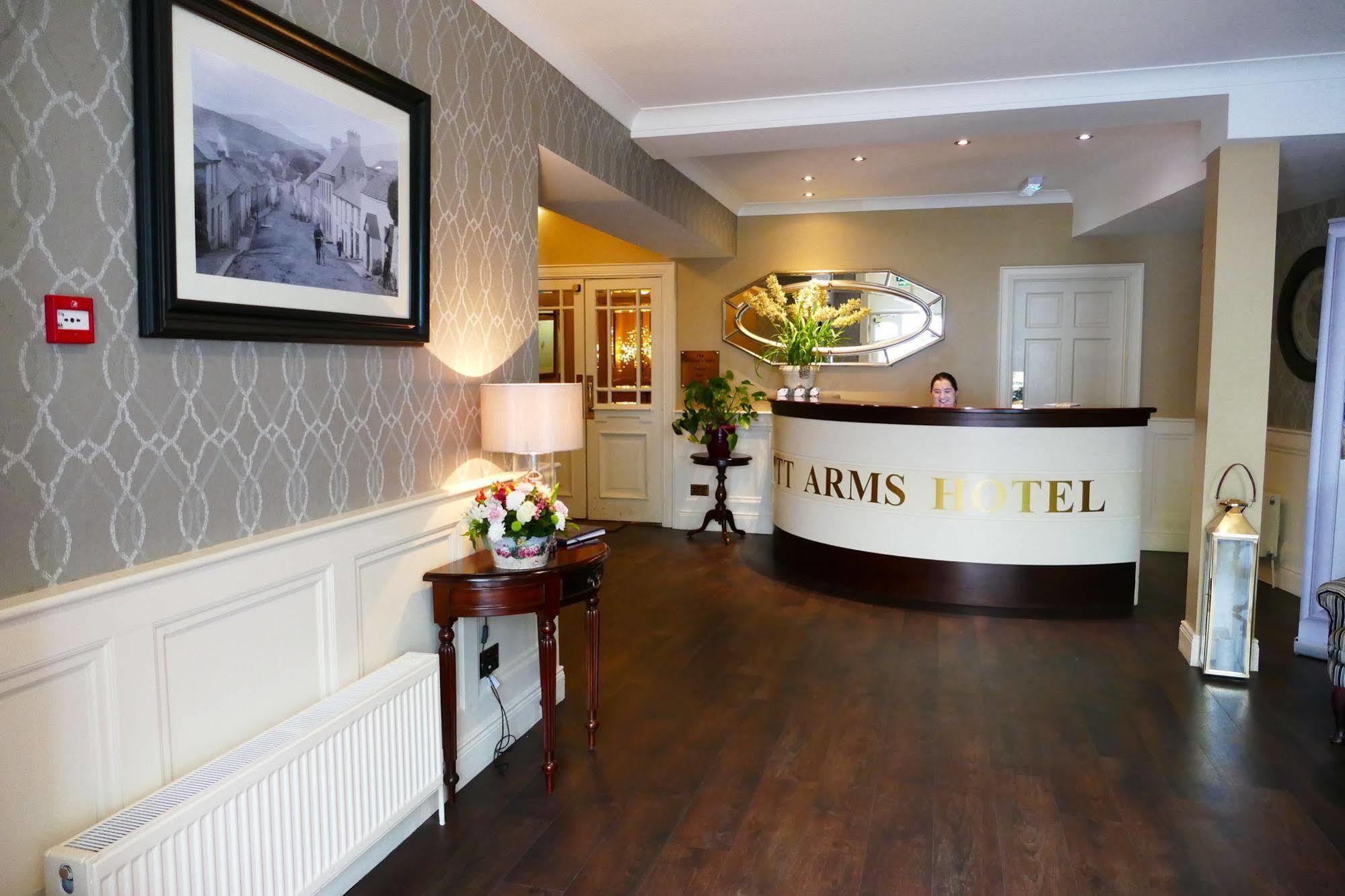 Nesbitt Arms Boutique Hotel Ardara Esterno foto