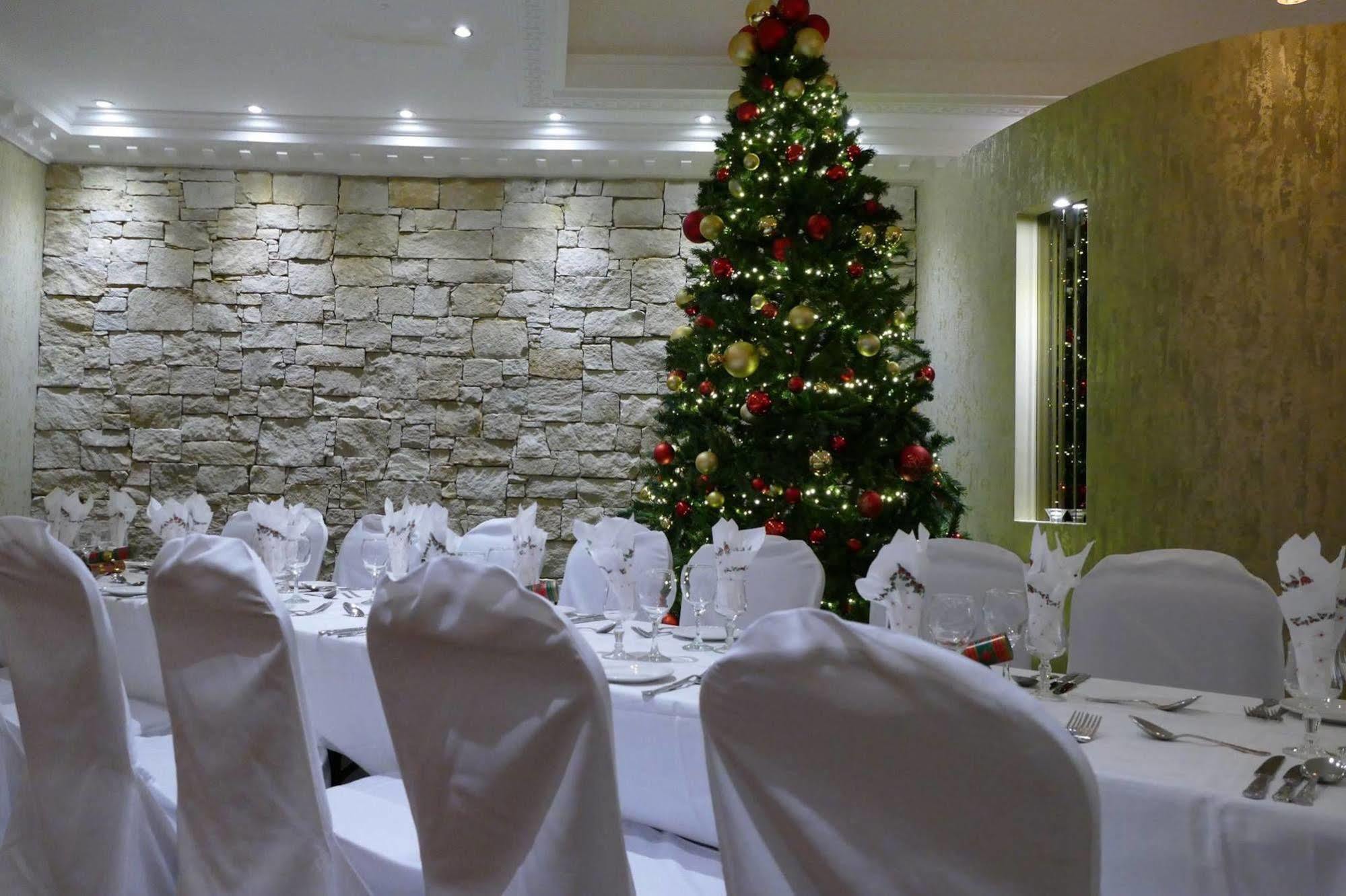 Nesbitt Arms Boutique Hotel Ardara Esterno foto